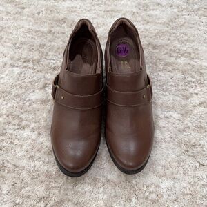 Women’s comfortable booties 2” heel 6.5M